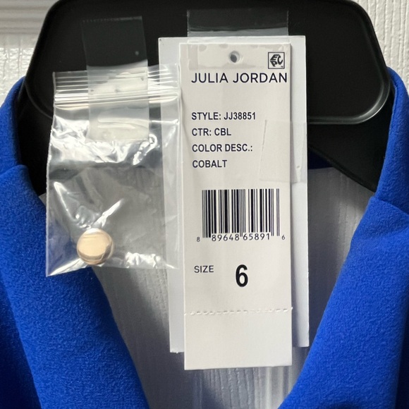 Julia Jordan Sleeveless Cowl Halter Neck Asymmetric Dress - Picture 5 of 10